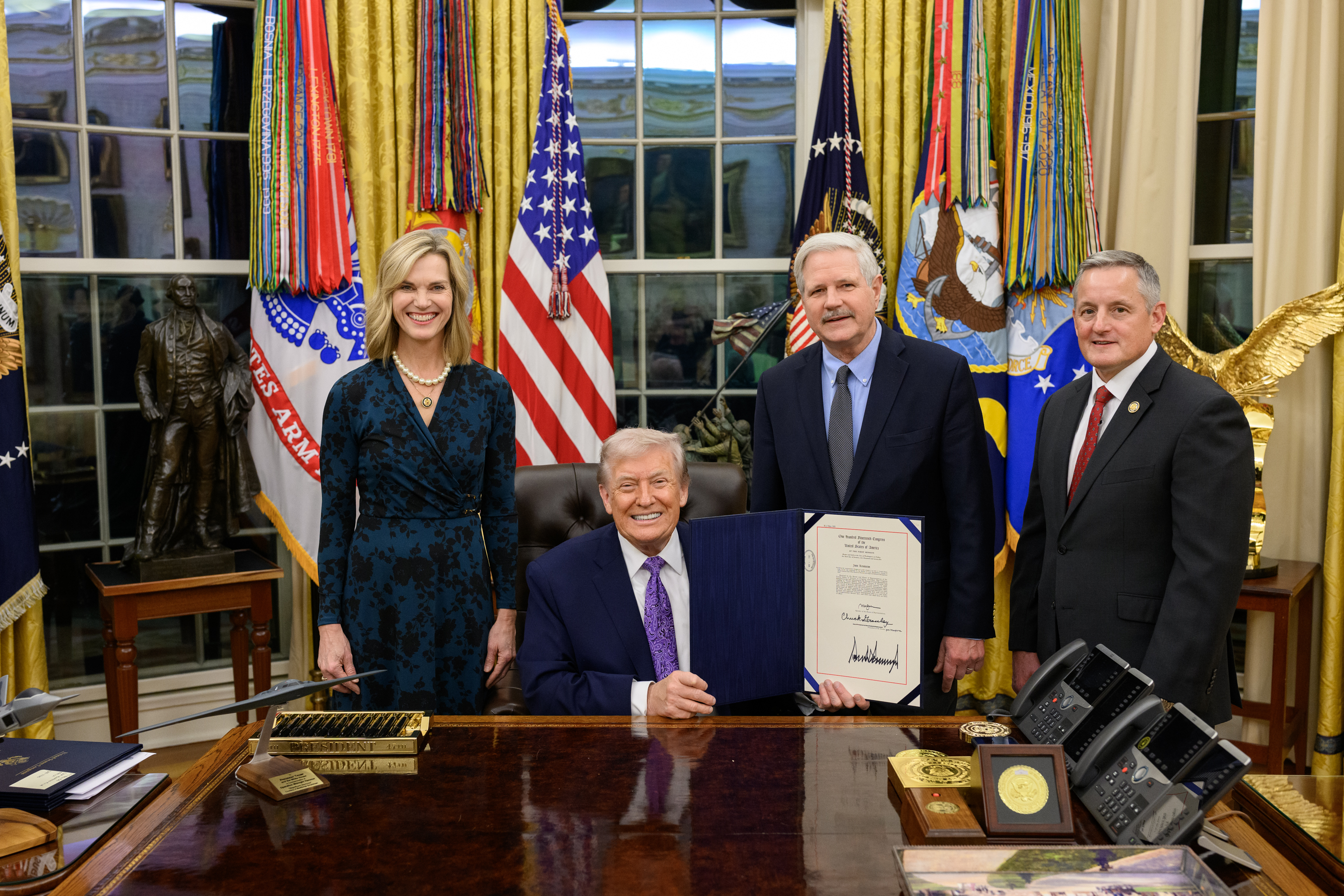 Hoeven-Fedorchak CRA Signing