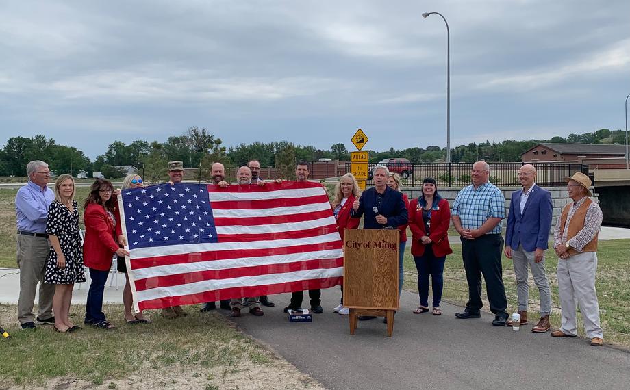 June 2021 – Senator Hoeven marks the completion of two phases of the Minot region’s flood protection project.