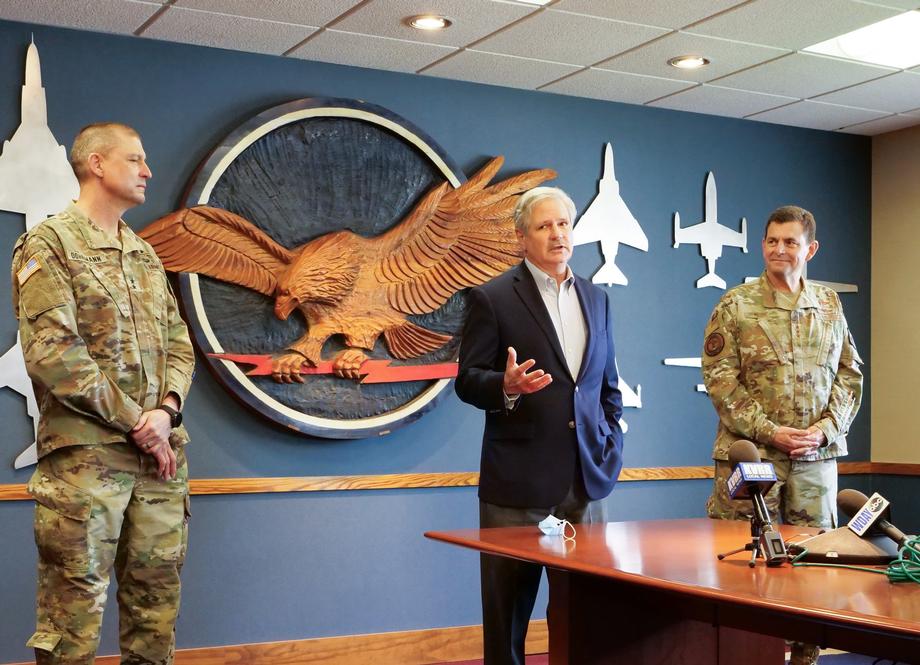 May 2021 – Senator Hoeven reviews the North Dakota Air National Guard 119th Wing’s operations with Director of the Air National Guard Lieutenant General Michael Loh and North Dakota Adjutant General Alan Dohrmann.