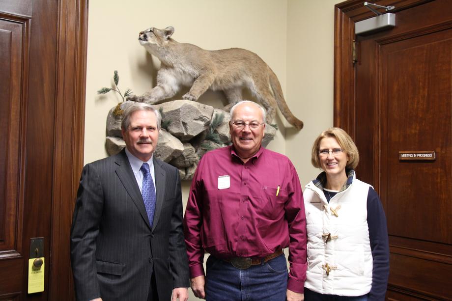 Dale and Cindy Pahlke-November 2013- Senator Hoeven meets with North Dakotans Dale and Cindy Pahlke.