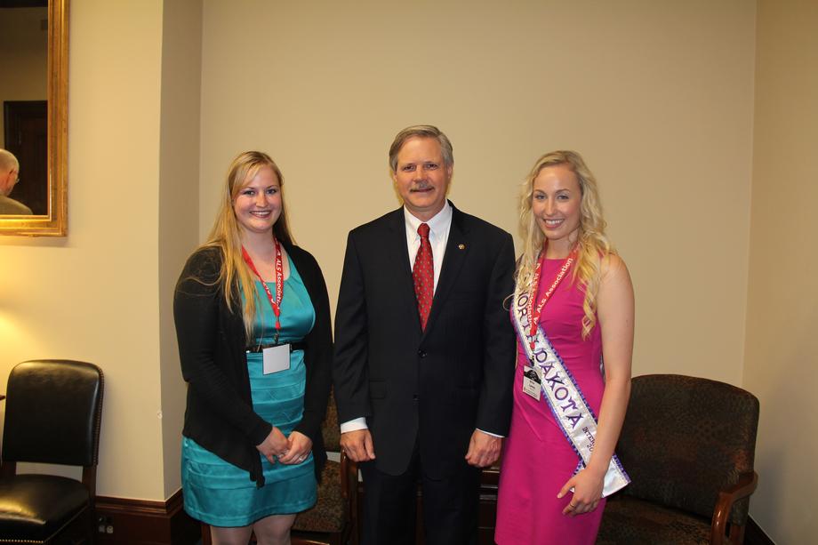 Miss North Dakota-May 2012- Senator Hoeven meets with Miss North Dakota Erica Lemna (right) and her sister Jessica Lemna (left). The sisters, inspired by their mother’s fight with ALS, are visiting Washington, D.C. to raise awareness about the impact the disease has on individuals, families, and communities. This cause has also inspired Erica’s platform during her tenure as Miss North Dakota.
