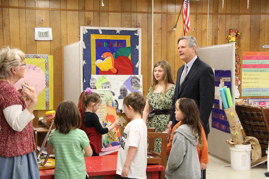TGU Granville Lunch Visit-April 2014 - Senator Hoeven joins students, teachers and school officials at TGU Granville to learn about the school’s community garden and lunch program firsthand. The senator spoke with students about permanent changes that have been made to the school lunch program to provide schools with greater flexibility to meet individual schools’ and students’ needs. 