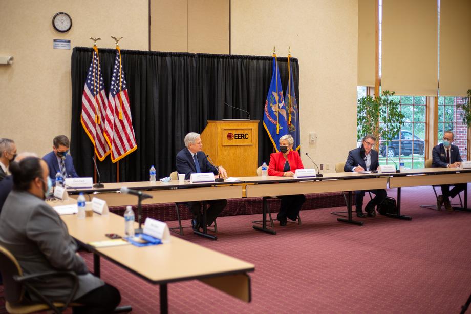 October 2021 – Senator Hoeven discusses North Dakota’s leadership in CCUS technology and how to ensure the U.S. remains energy secure with Energy Secretary Granholm, Governor Burgum and industry leaders.