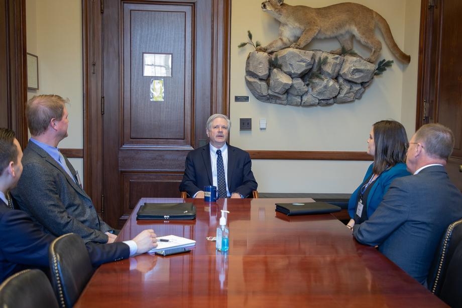 March 2022 - Senator Hoeven discusses supply chain issues with North Dakota Potato Growers.