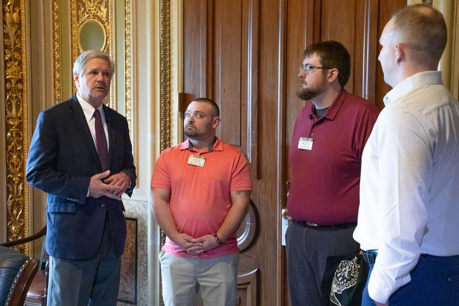 March 2022 - Senator Hoeven meets with UND Law School students.