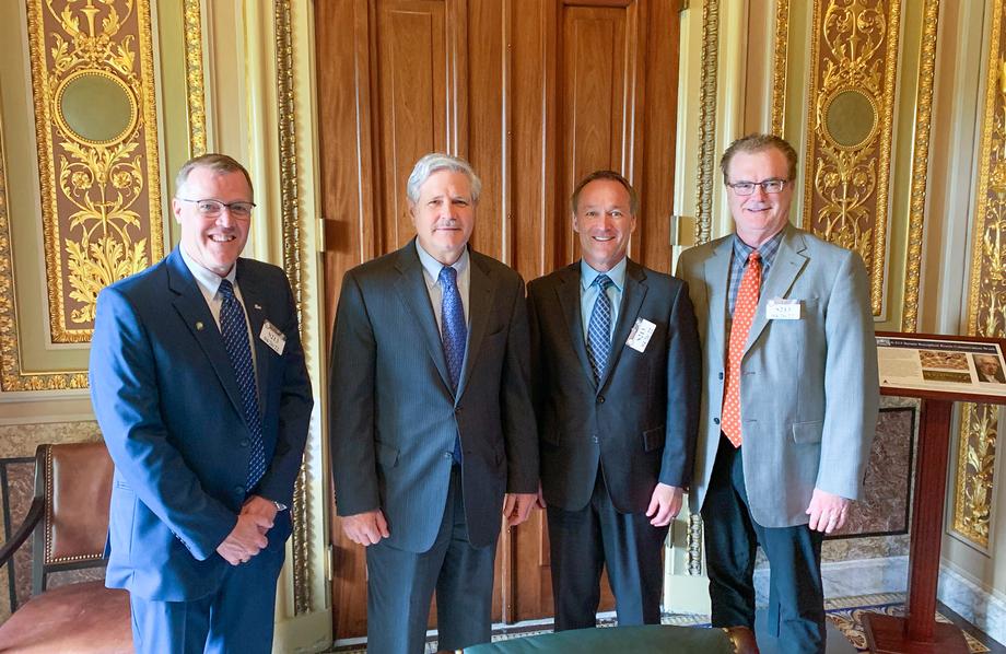 April 2022 – Senator Hoeven discusses ways to support ND hospitals with the North Dakota Hospital Association.