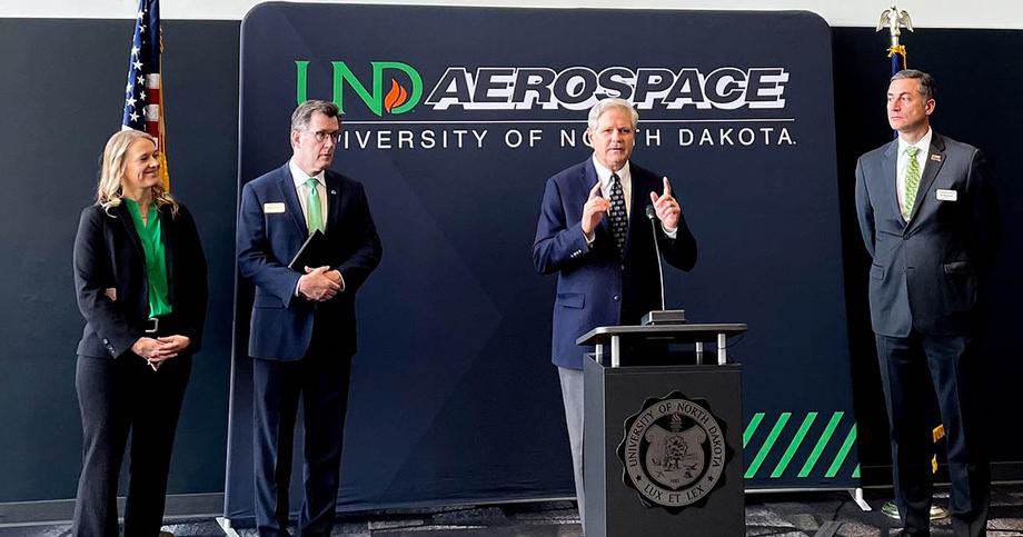 October 2022 – Senator Hoeven announces that he has secured a $2.5 million award from the FAA for a new veteran pilot training program to the University of North Dakota.