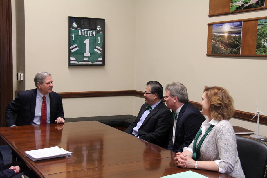 American Academy of Neurology -March 2016 - Senator Hoeven meets with North Dakotans representing the American Academy of Neurology