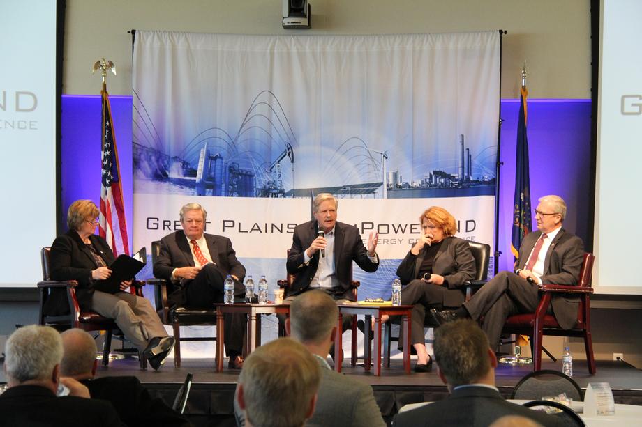 Great Plains & EmPower ND Energy Conference-October 2015 - Senator Hoeven discusses America's energy future at the ninth annual Great Plains & EmPower ND Energy Conference