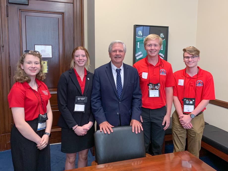 July 2022 - Senator Hoeven meets with North Dakota students participating in Boys Nation and Girls Nation in Washington, D.C.