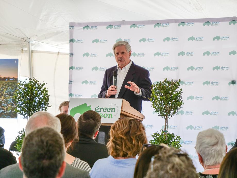 June 2022 - Senator Hoeven marks North Dakota’s growing leadership in agriculture and energy and highlighted how ADM’s new soybean crushing plant near the Spiritwood Energy Park.