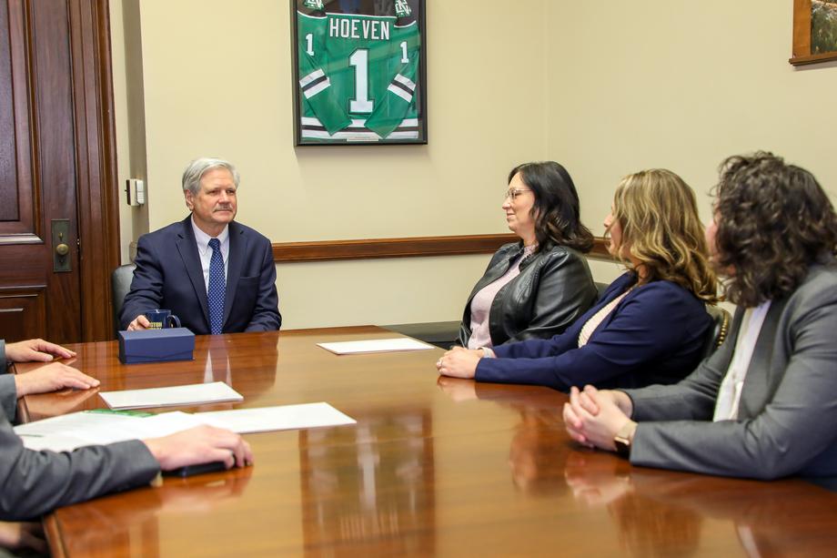 March 2023 – Senator Hoeven hears an update from Community Healthcare Association of the Dakotas  on health centers across North Dakota and efforts to improve access to quality health care in our communities.