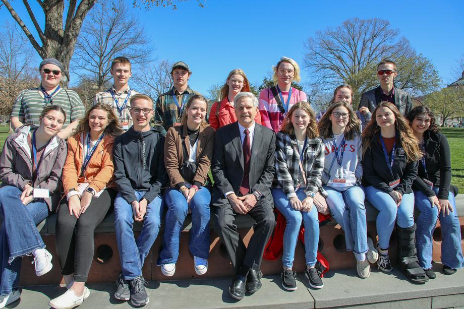 March 2023 – Senator Hoeven meets with seniors from Ray High School.
