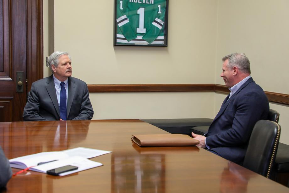 March 2023 – Senator Hoeven meets with Trinity Health Minot CEO John Kutch as they prepare to open their new facility next month.