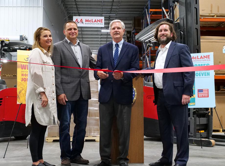 August 2021 – Senator Hoeven announces the expansion of the Abbiamo Pasta production facility in Casselton, as well as the company’s new partnership with McLane Global.