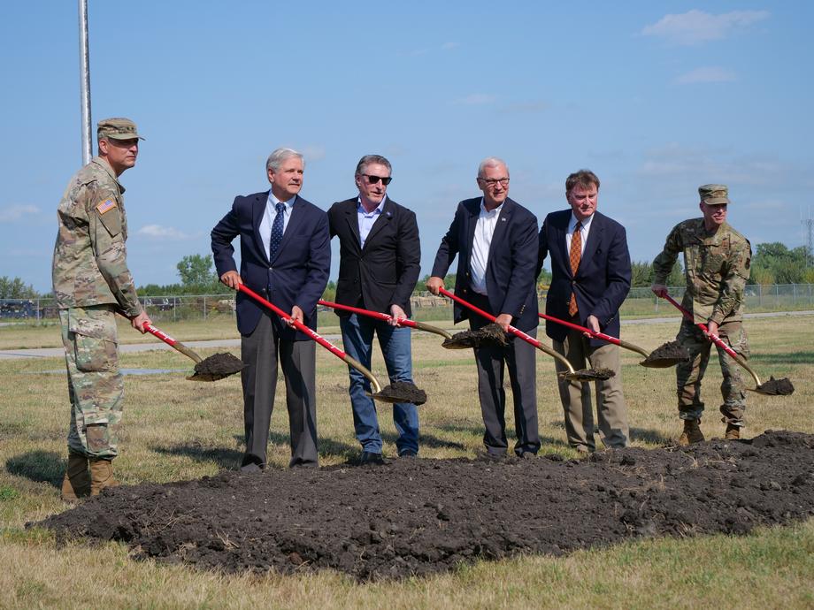 August 2021 – Senator Hoeven celebrates the groundbreaking for the new 119th Wing’s Operation Center in Fargo.