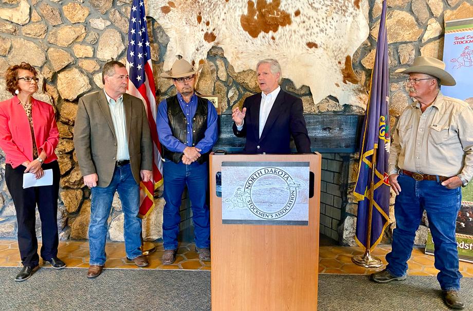 September 2021 – Senator Hoeven hosting FSA Administrator Ducheneaux to outline the importance of the expanded ELAP coverage for livestock producers. They’re joined by Ag Commissioner Goehring, Julie Ellingson from the ND Stockmen’s Association and Kerry Dockter from IBAND.