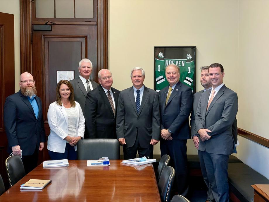 September 2021 – Senator Hoeven meets with Fargo-Moorhead Flood Diversion leaders for a status update on the first-in-the-nation project.