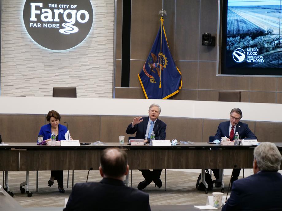 April 2021 – Senator Hoeven announces $67 million to enable the Army Corps of Engineers to raise I-29 and ensure flood protection efforts in the Red River Valley remain on schedule.