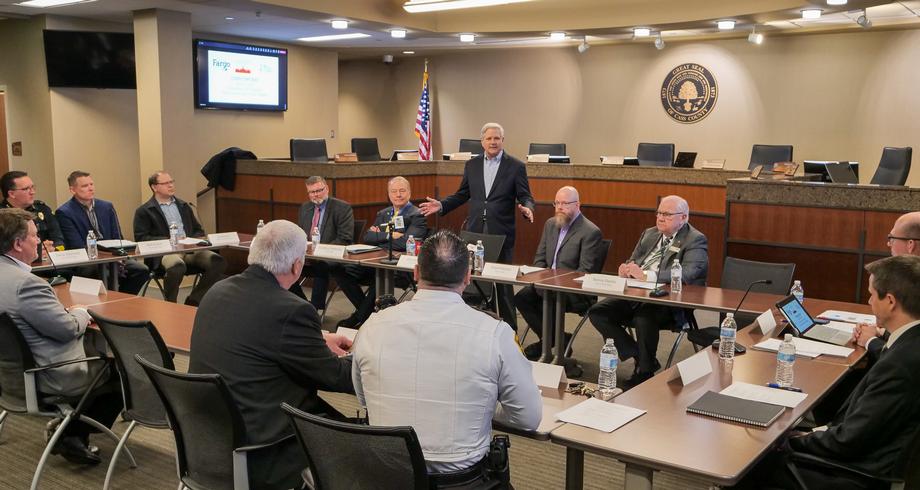 April 2023 – Senator Hoeven holds a meeting in Fargo with city, county and federal authorities to prepare for expected spring flooding in the Red River Valley.