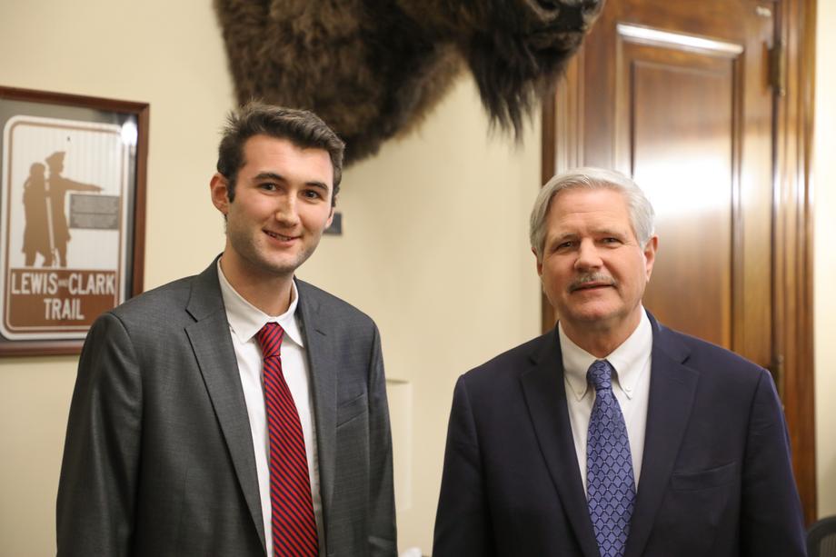 December 2022 – Senator Hoeven thanks Patrick Frank for his hard work while interning in his office this semester.