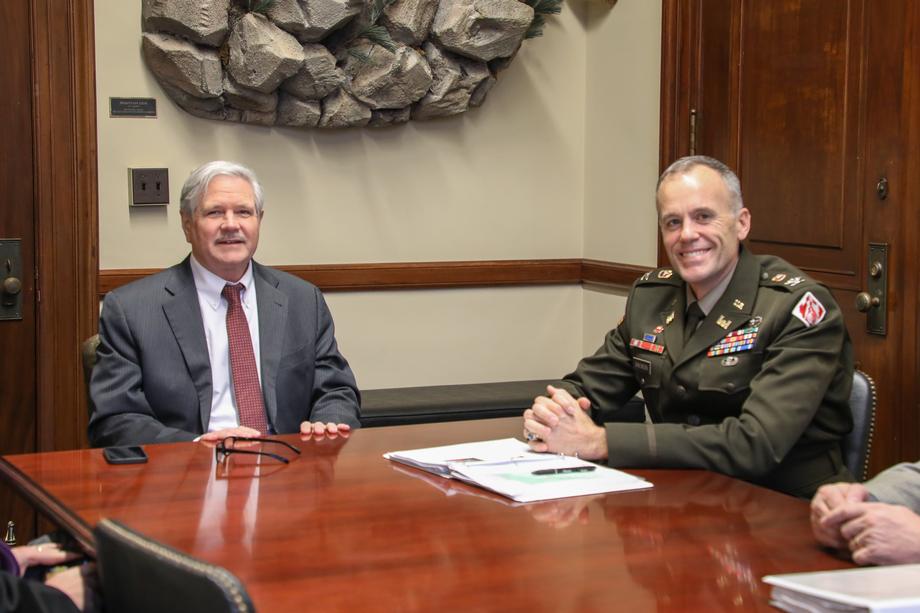 December 2022 – Senator Hoeven sits down with St. Paul U.S. Army Corps Engineers Commander Col. Swenson to discuss flood protection projects Hoeven worked to advance in both the Minot and Fargo regions.