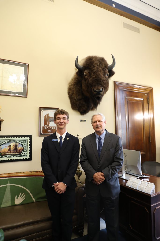 Hoeven meets with Senate Page, Benjimin Salter